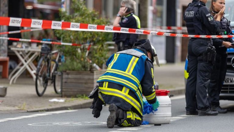 Polizeieinsatz: Säureangriff in Bochumer Café: Ein Schwerverletzter