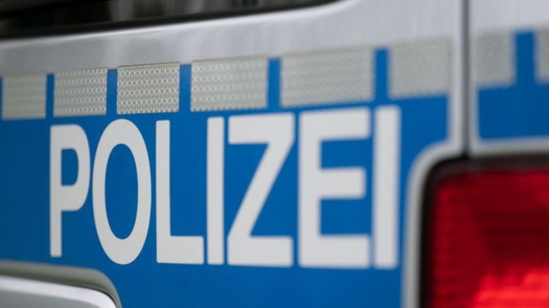 Rassismus: Frau bedroht andere Frau mit Messer, weil sie Kopftuch trägt