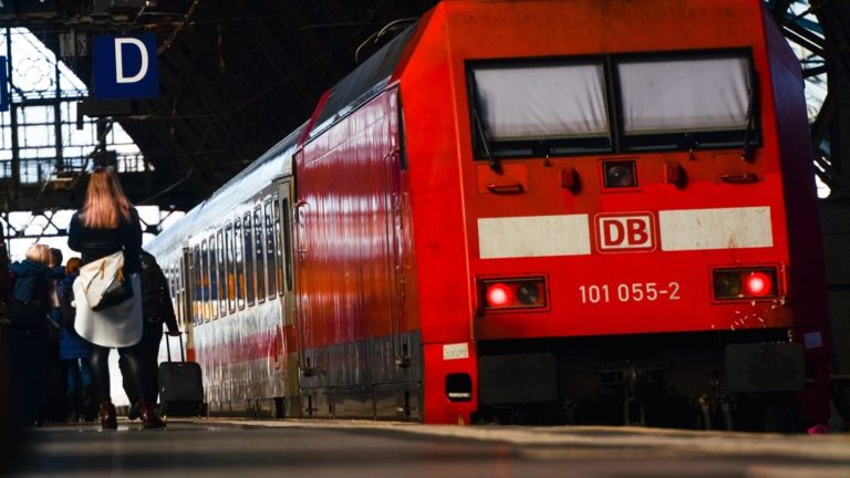 Preiserhöhung beim 49-Euro-Ticket: Das müssen Bahnreisende wissen