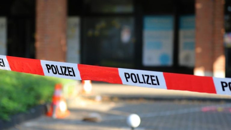 Verbrechen: Mann soll Ehefrau mit Messer getötet haben