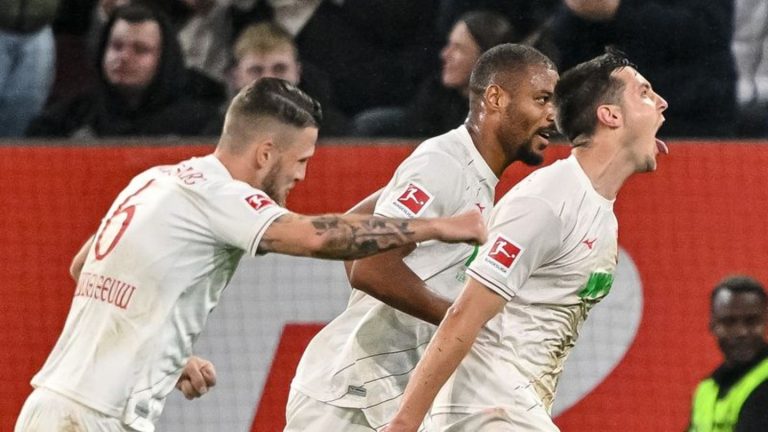 Fußball-Bundesliga: „Well done“: Schlotterbeck glänzt in neuer FCA-Rolle