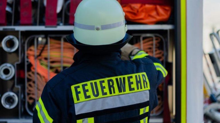 Feuer: E-Bike-Akku verursacht Brand – Haus unbewohnbar