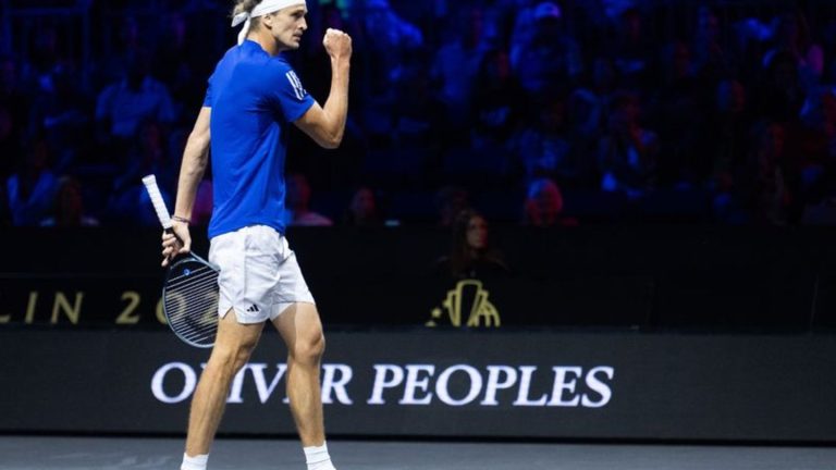 Tennis-Masters: Tennisprofi Zverev siegt mit Lungenproblemen in Shanghai