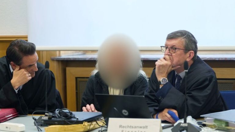 „Vereinte Patrioten“: Terrorprozess: Gutachter hält Angeklagte für schuldfähig