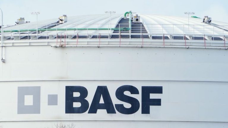 Chemiebranche: Landesregierung tritt sich mit BASF-Vorstand