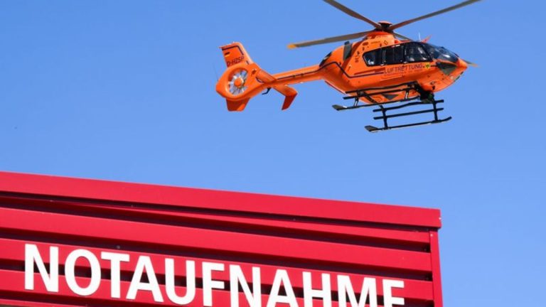 Arbeitsunfall: 27-Jähriger gerät mit Arm in Landmaschine – Lebensgefahr