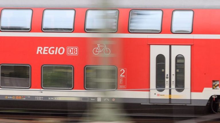 Unwetter: Ex-Hurrikan sorgt für Beeinträchtigungen im Bahnverkehr