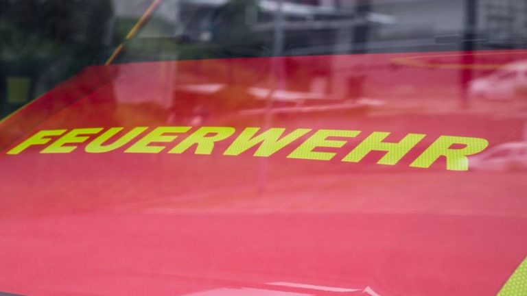 Brände: Toter bei Wohnhausbrand in Greiz vermutlich Bewohner