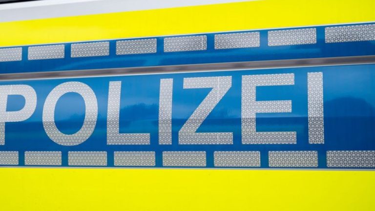 Unfälle: 14-Jährige fährt mit Motorrad und stürzt – schwer verletzt