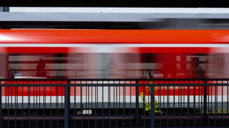 Durchtrennte Kabel: Bahnverkehr in München auch noch am Montag beeinträchtigt