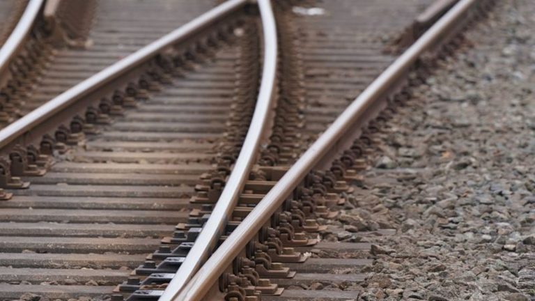 Ausfälle und Ersatzverkehr: Kabel durchtrennt – Großstörung des Zugverkehrs nach Zittau