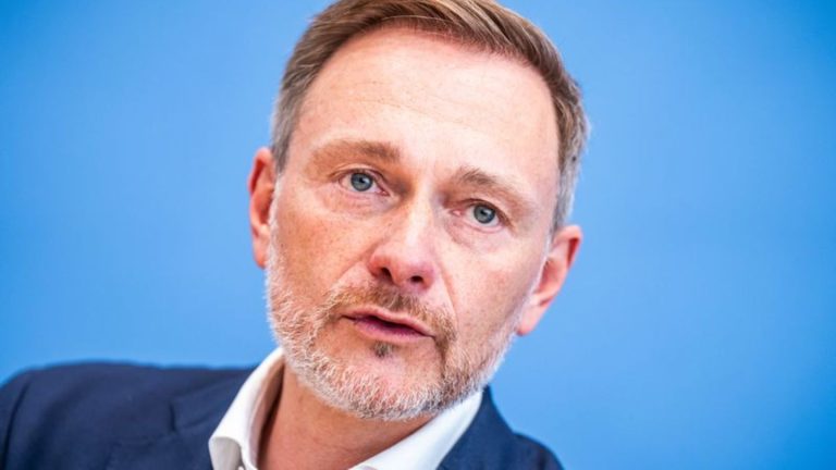 Staatsfinanzen: EU-Schuldenregeln: Muss Lindner Brüssel um Aufschub bitten?