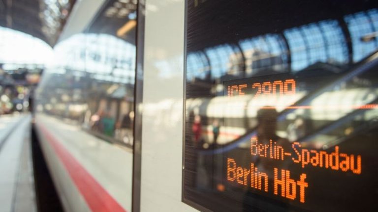 Defektes Stellwerk: Störung im Fern- und Regionalverkehr im Raum Berlin behoben