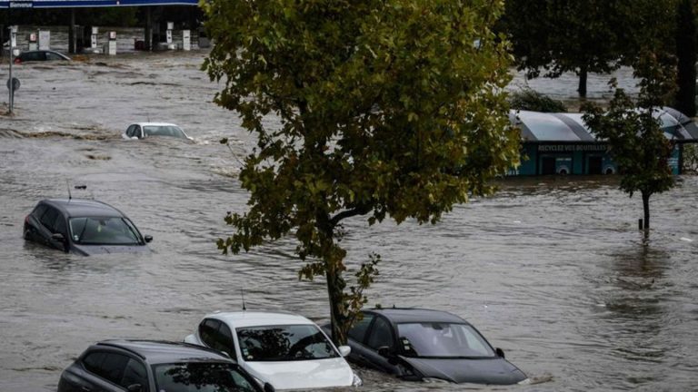 Höchste Warnstufe: Starke Überschwemmungen in Frankreich – Toter in Paris