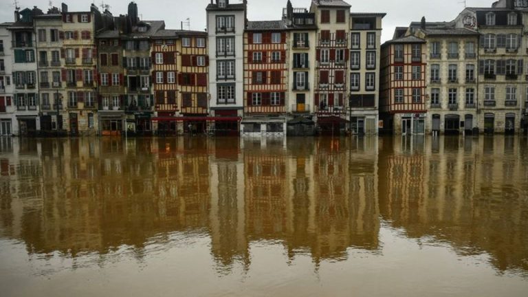 Verheerende Regenfälle: „Ein Trauma“: Frankreich kämpft gegen Wassermassen