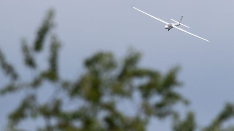 Kamen: 70-jähriger Pilot stirbt bei Flugzeugabsturz nahe Dortmund