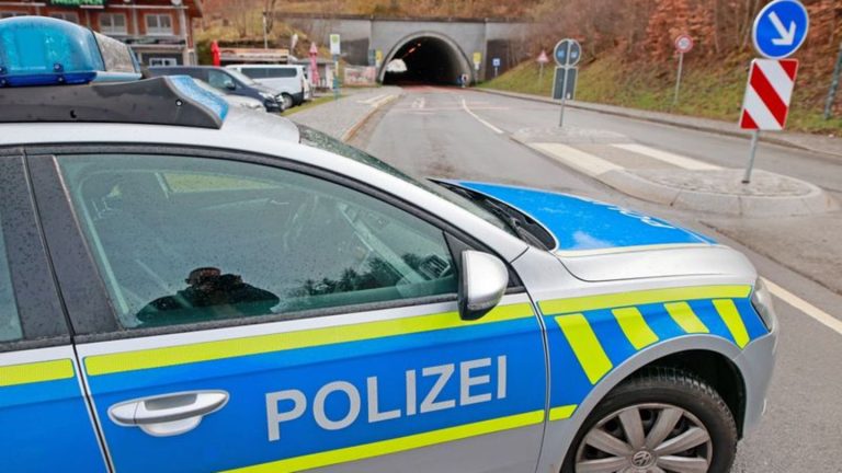 Mehrstündige Verkehrskontrolle: Polizei kontrolliert Auto-Tuning-Szene an Harzer Talsperre