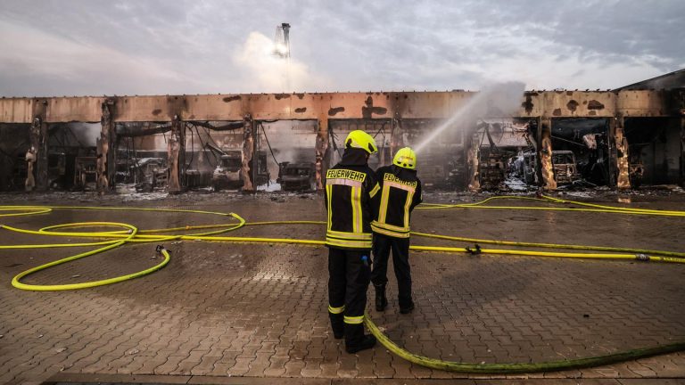 Stadtallendorf: Großbrand zerstört neue, millionenteure Feuerwache – sie hatte keine Rauchmelder