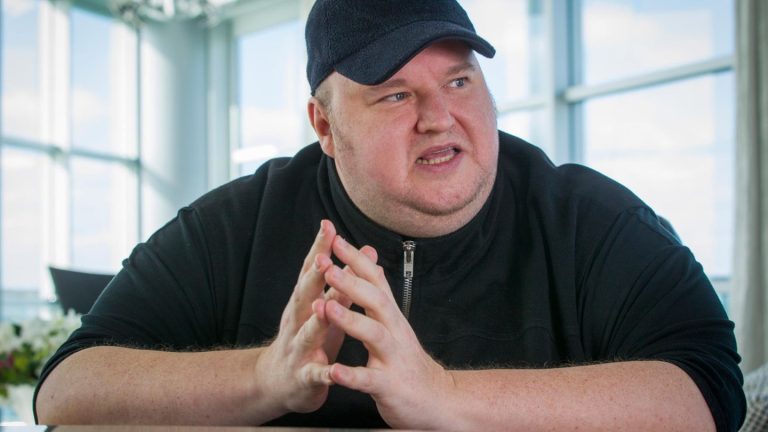 Internetgröße: Kim Dotcom – Streit mit Gärtner um Geld und Plumps-Klo