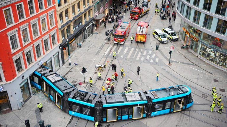 Norwegen: Straßenbahn kracht in Geschäft in Oslo – vier Verletzte