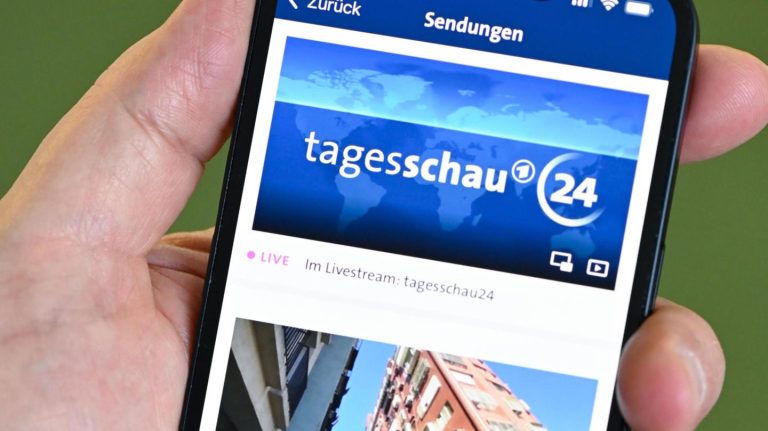 Nutzer reagieren bestürzt: Tagesschau postet schwarze Kacheln auf Instagram – mit einer dringenden Botschaft