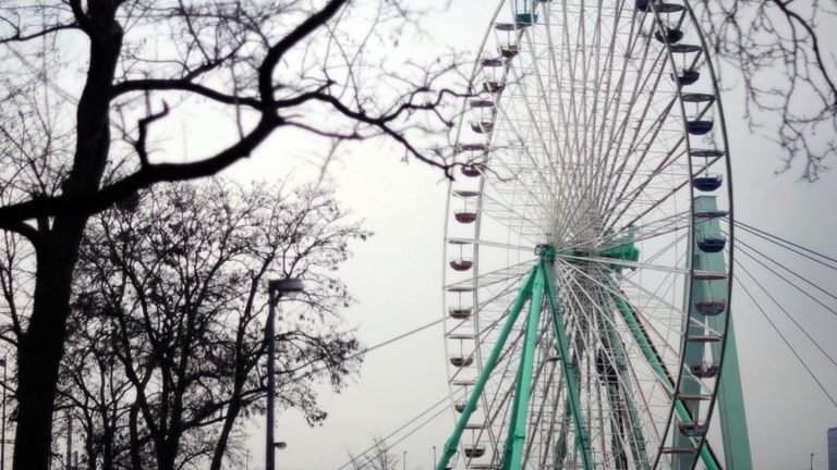 Technischer Defekt: Stromausfall legt Deutzer Kirmes lahm – keine Verletzten