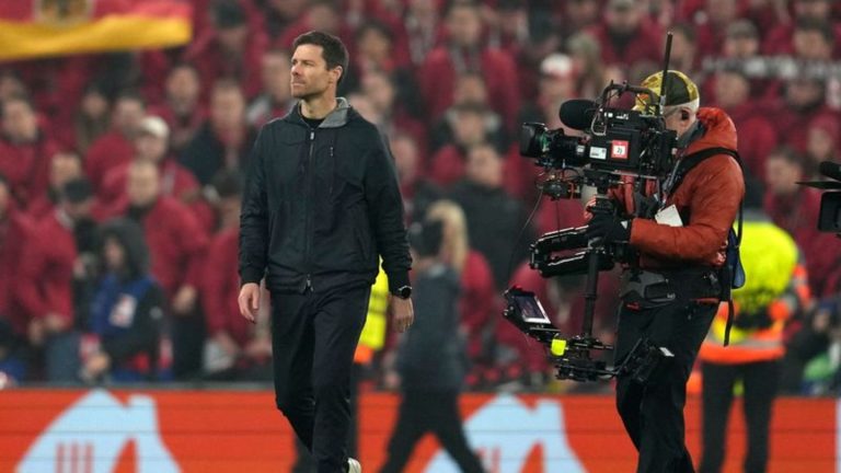 Champions League: „Spieler fühlen das“: Alonso beschreibt den Anfield-Faktor