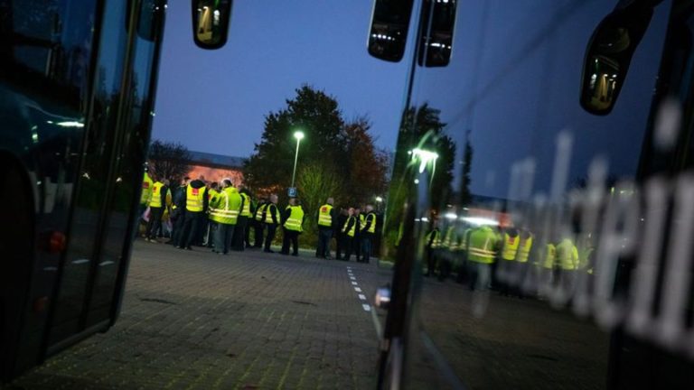 Nahverkehr: Verdi: 90 Prozent der privaten Busse im Norden stehen