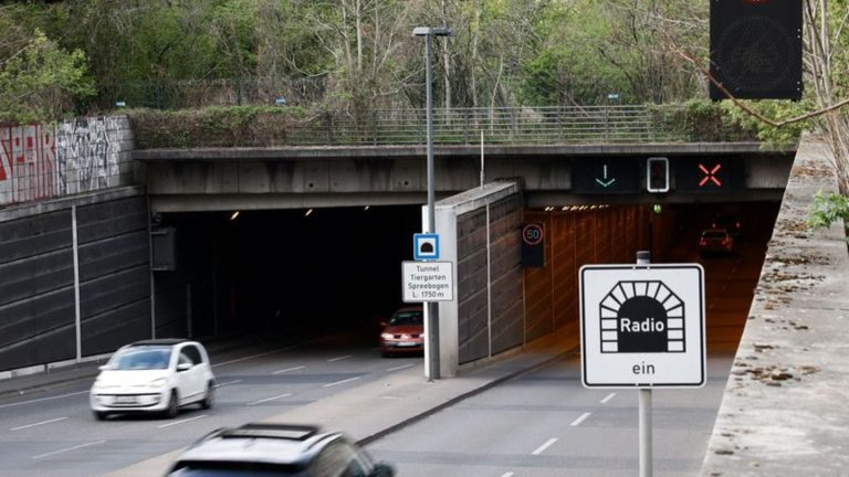 Autoverkehr: Tiergartentunnel Richtung Süden vorerst geschlossen