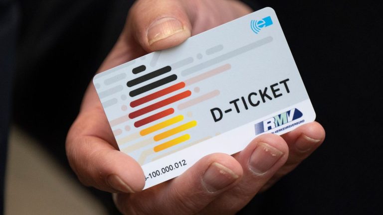 Öffentlicher Nahverkehr: Deutschlandticket: Unionsfraktion signalisiert Zustimmung