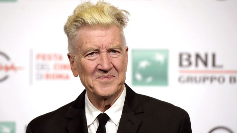 Leute: Erkrankter Starregisseur David Lynch warnt andere Raucher