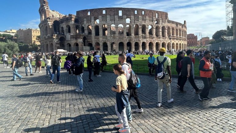 Tourismus: Kolosseum wird wieder Schauplatz für Gladiatoren