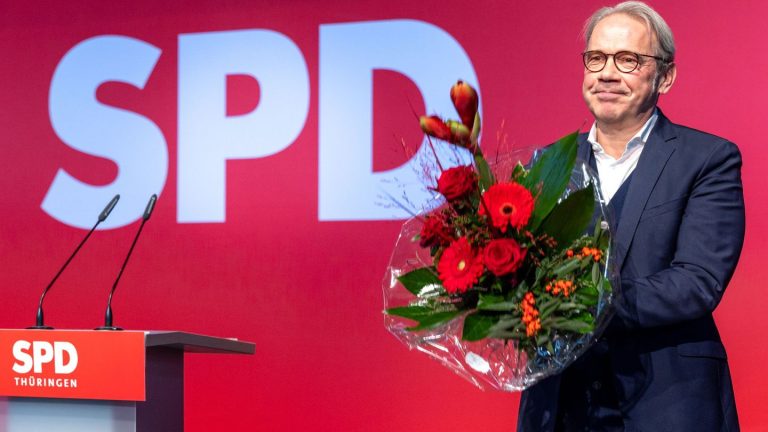 SPD-Parteitag: Maier mit schwachem Ergebnis als SPD-Landeschef bestätigt