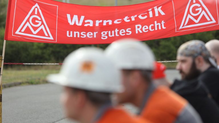 Metall- und Elektroindustrie: Tarifparteien wollen Pilotabschluss übernehmen