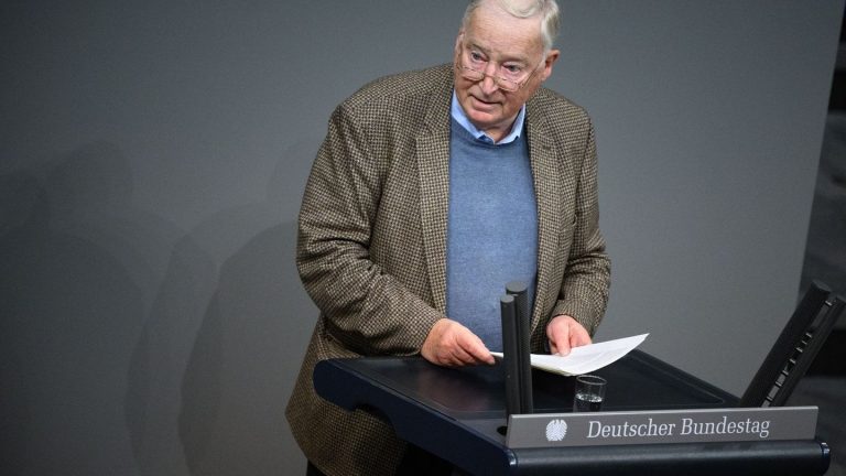 Bundestagswahl: AfD-Mitgründer Gauland will doch für Bundestag kandidieren