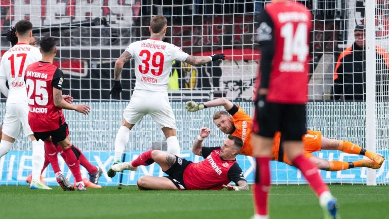 Fußball-Bundesliga: Schick krönt Leverkusens Aufholjagd mit Dreierpack