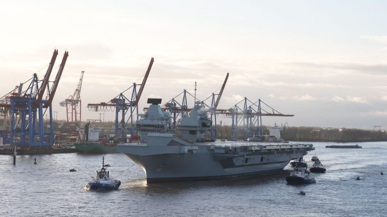 Drohnensichtung: Bei Besuch von Flugzeugträger Drohne über Hamburger Hafen