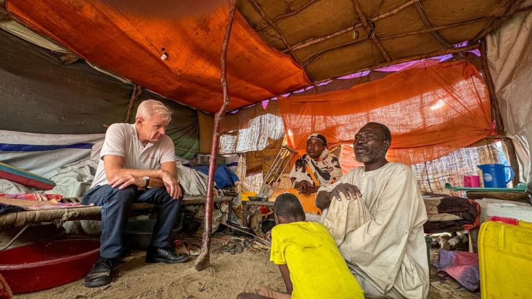 Konflikt im Sudan: Flüchtlingsrat-Chef Egeland: Sudan vor totalem Zusammenbruch