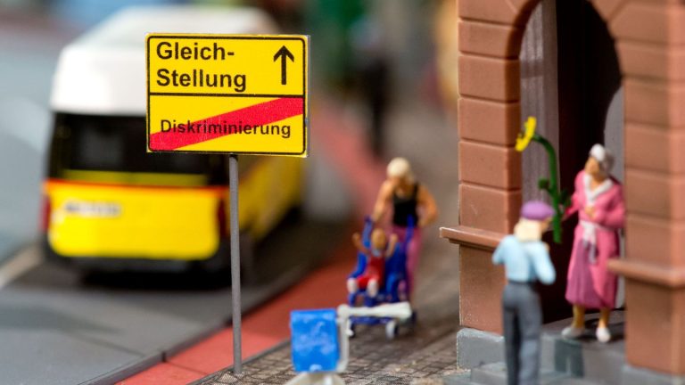 Forderung an Freistaat: Städte wollen bayernweite Stelle gegen Diskriminierung