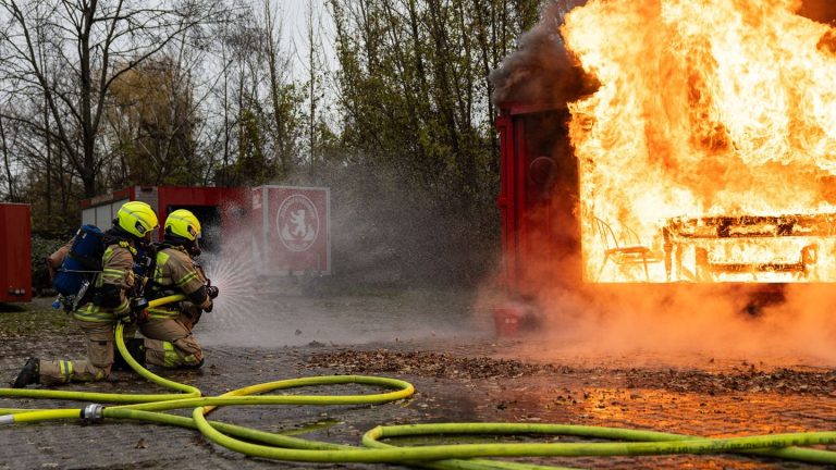 Gefährliche Weihnachtszeit: Feuergefahr: Vorsicht bei Kerzen in der Adventszeit