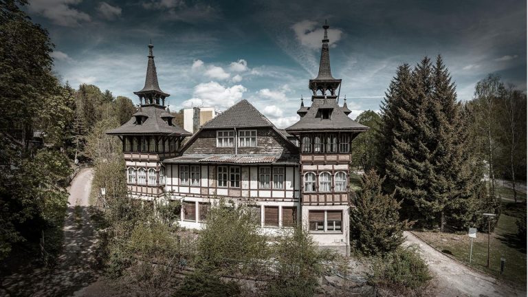 Ausflugsziel: Lost Place im Harz: In Alexisbad steht ein verlassenes Erholungsheim