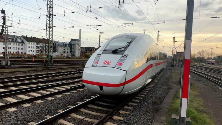 Lange Abstellfahrten: Der Deutschen Bahn fehlen in Berlin ICE-Parkplätze