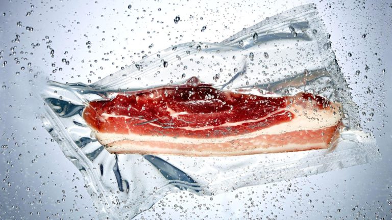 Gefährlicher Ernährungstrend: Die „Carnivore Diet“: Essen wie ein Raubtier