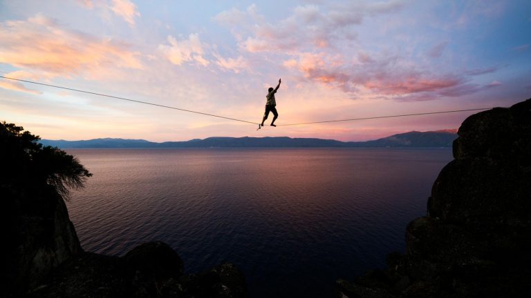 Psychologie: Slackliner: „Es hilft, sich gut zuzureden. Muss ja nicht laut sein“