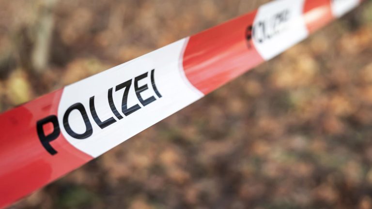 Frankfurt (Oder): Verstorben beim heimlichen Date: Polizei findet totes Liebespaar in Transporter