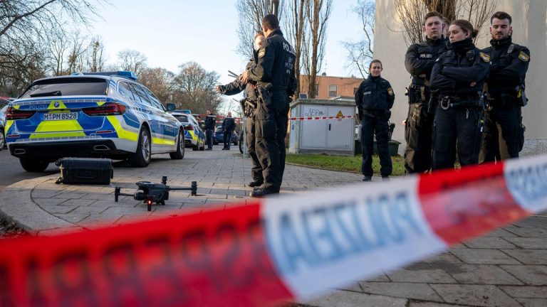 Mögliches Gewaltverbrechen: Mann mit Stichverletzungen gefunden – Zustand stabil