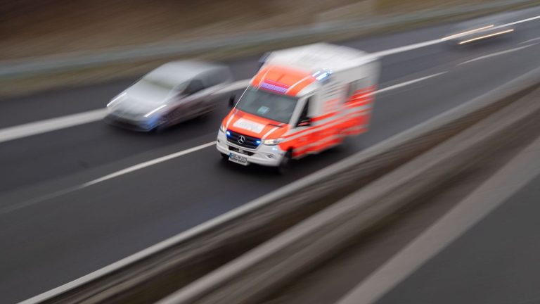 Verkehr: Heftiger Hagelschauer – Unfälle mit fünf Verletzten auf A46