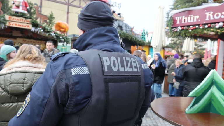 Todesfahrt auf Weihnachtsmarkt: Trauer nach Anschlag – mehr Sicherheit auf Weihnachtsmärkten