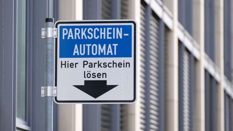 Gebührenerhöhung: Parken kostet in Kiel und Flensburg künftig mehr