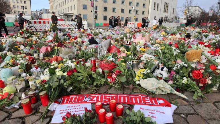 Anschlag mit fünf Toten: Weihnachten in trauernder Stadt – Gedenken in Magdeburg